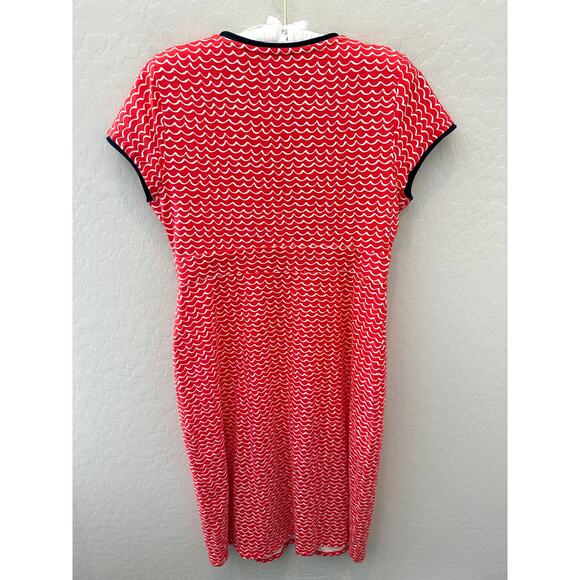 BODEN Red Wave Print Knit Dress Flattering V-Neck Summer Casual | Size 8 - Picture 4 of 7